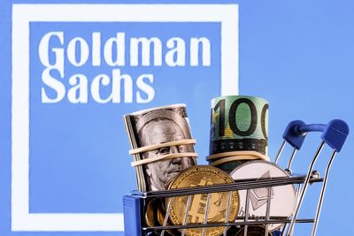 Do Wall Street Analysts Like Goldman Sachs Stock?