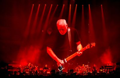 David Gilmour to receive coveted O2 Silver Clef Award