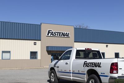 Do Wall Street Analysts Like Fastenal Stock?