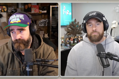 Jason Kelce breaks down in tears over confusion about him supporting Eagles over brother Travis