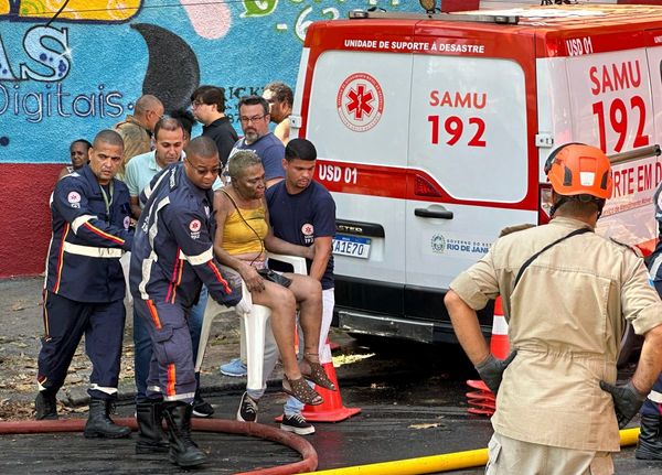 At least 10 hospitalized in fire at Rio de Janeiro's Carnival costume factory