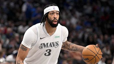 Mavericks 'Optimistic' Anthony Davis Can Avoid Surgery for Adductor Strain