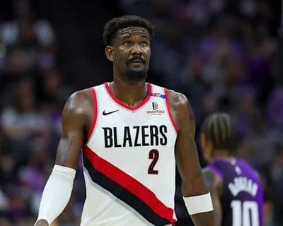 Trail Blazers' Deandre Ayton Out At Least 4 Weeks With Calf Strain