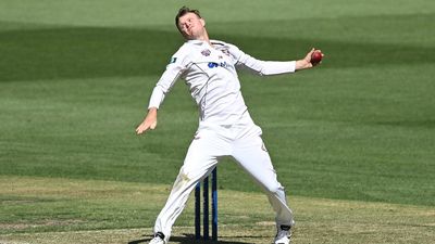 Tasmania expect Kuhnemann to play through bowling tests