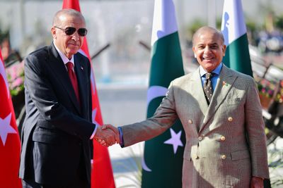 Pakistan rolls out red carpet for Turkiye’s Erdogan