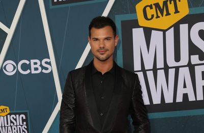 Twilight star Taylor Lautner will play himself in 'werewolf hunter' series