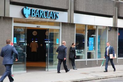 Barclays to hand share award worth £500 to staff after yearly profits surge by a quarter