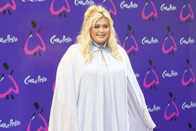 We’re coming to save you – Gemma Collins helps rescue car from ditch