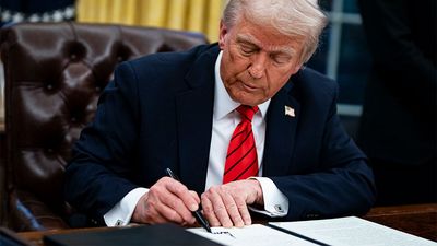 Trump Tariffs: Executive Order Aims To Equalize Trade With Complex 'Reciprocal' Tax; S&P 500 Rises