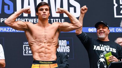 Jarvis moves on after confirming split with Jeff Fenech