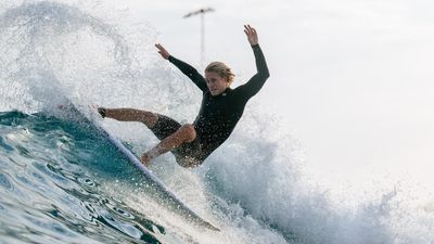 Aussie men start Abu Dhabi wave pool event with a bang