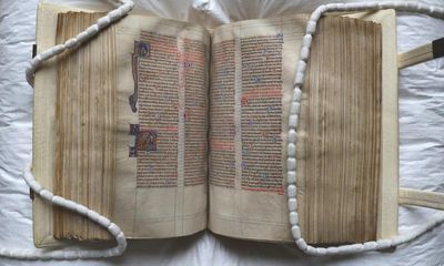 ‘Important and beautiful’ 13th-century Bible returns to Salisbury