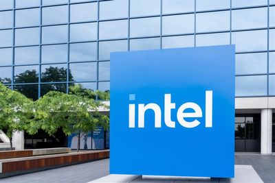 Silicon Valley’s Sleeping Giant? Intel’s Comeback in Focus