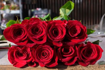 French group issues Valentine's Day warning that cut flowers have a variety of pesticides