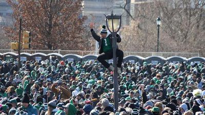 Diehard Eagles Fans Plan Wedding on Super Bowl Parade Route