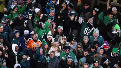 Eagles Fans Perform 'We Are the Champions' During Lineman's Parade Speech