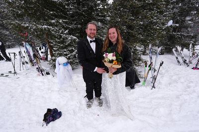 Dozens of couples get hitched at snowy Colorado ski resort on Valentine's Day