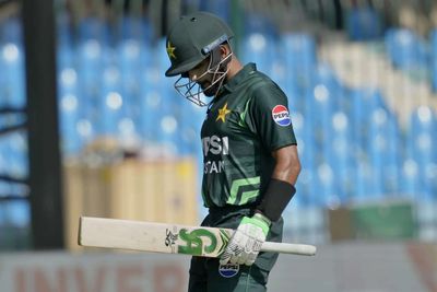 'Kaise pagal log hai ...': Basit Ali questions Pakistan's decision to open with Babar Azam
