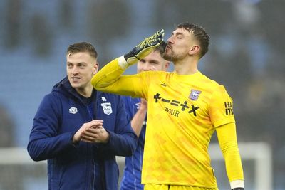 Debutant keeper Alex Palmer inspires 10-man Ipswich to valuable draw at Villa