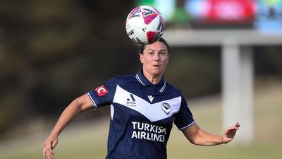 Snubbed Matilda Gielnik steers Victory past Mariners