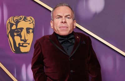 Warwick Davis learned he was getting BAFTA Fellowship on the loo