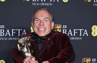 BAFTAs: Warwick Davis dedicates his BAFTA Fellowship Award to his late wife