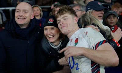 ‘I’ve told Dad to be neutral’ – Fin Smith on split family Calcutta Cup loyalties