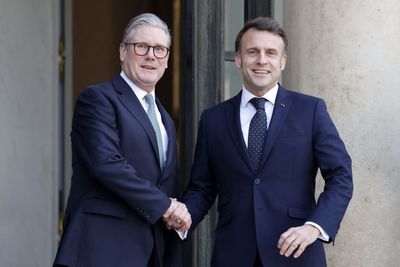 Only US 'backstop' will stop Russia attacking Ukraine again, says Keir Starmer after Paris summit