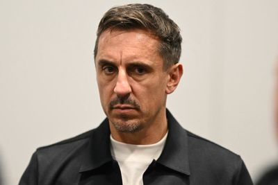 Gary Neville slams 'embarrassing' Manchester United tactic against Tottenham: 'Absolute madness'