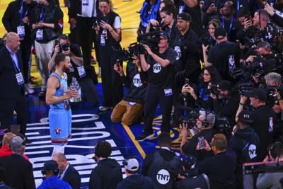 Stephen Curry Shines In All-Star Game At Home