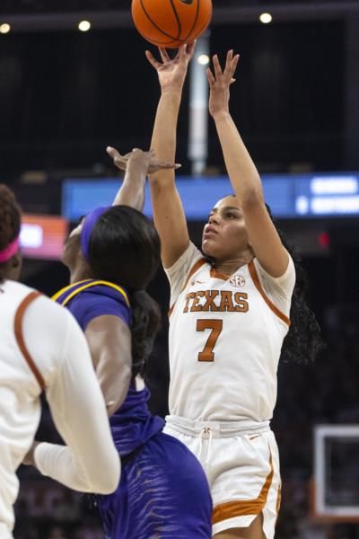 Texas Overcomes Shooting Woes To Beat LSU In Thrilling Victory