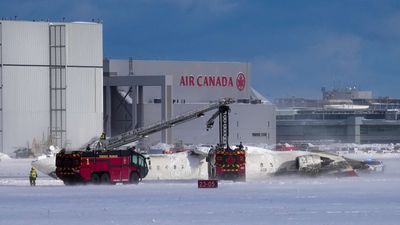 Delta plane flips upside down upon arrival in Canada, all 80 on board survive