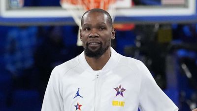 Mics Caught Kevin Durant Making Jokes About Kevin Hart's Height During All-Star Game