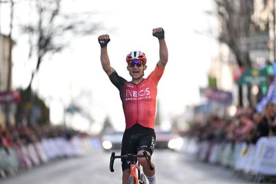 Clásica Jaén: Michał Kwiatkowski converts 12km solo attack into victory