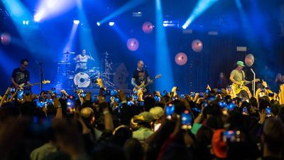 “The moment everyone came to see”: blink-182 reunite with Matt Skiba as Tom DeLonge performs with his successor for the first time at LA wildfires benefit show