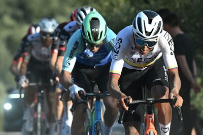 Egan Bernal taken to hospital to treat fractured clavicle sustained in crash at Clásica Jaén