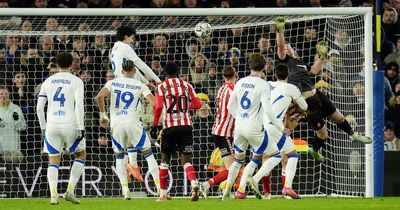 Pascal Struijk scores last-gasp winner against Sunderland to send Leeds top