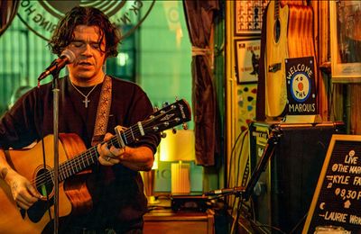 The View's Kyle Falconer plays surprise gig at Covent Garden pub