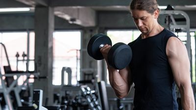 This 30-minute full-body dumbbell workout is all you need to grow muscle all over