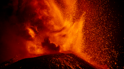 Hikers flocking to see eruption of Mount Etna cause chaos, blocking emergency services and putting themselves in danger