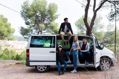 How to Save on a Minivan Rental for Large Group Travel in Australia