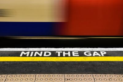 500 Tube passengers a year injured falling down gap with platform or getting trapped in train doors