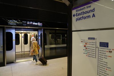 Rush hour chaos on Elizabeth line between Paddington and Heathrow after fault