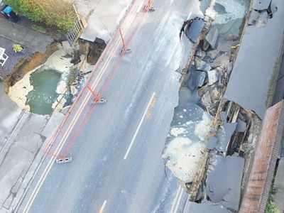 Godstone sinkholes: Major incident declared in Surrey as second crater opens up in street