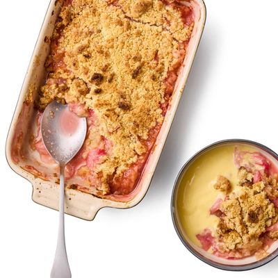 How to make rhubarb crumble – recipe