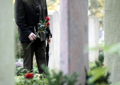 QR-code stickers mysteriously appear on 1,000 Munich graves. Police are now investigating