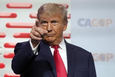 Trump Criticizes Ukraine's Zelensky, Echoes Russian Talking Points