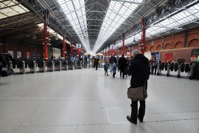 London travel news LIVE: Severe delays and train cancellations at London Marylebone