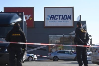 Teenager detained after 2 killed in a knife attack at shopping center in Czech Republic