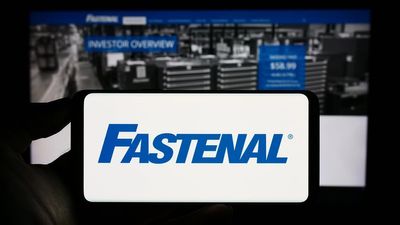 Fastenal : Growth Trends, Challenges & Key Investment Insights